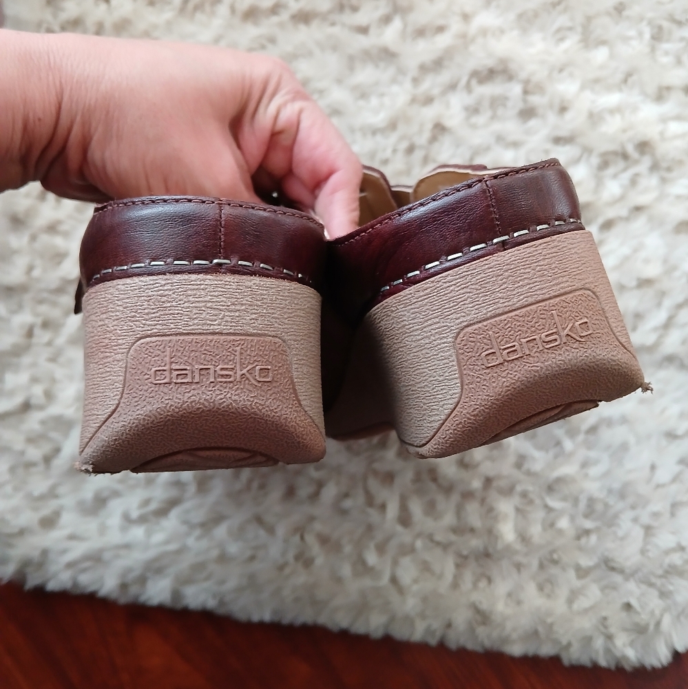 🏷 Dansko Women's CAIA Buckled Leather Wedge Clog Shoe - Picture 8 of 15